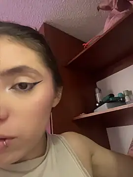 SaraDiamond_01 live cam on StripChat