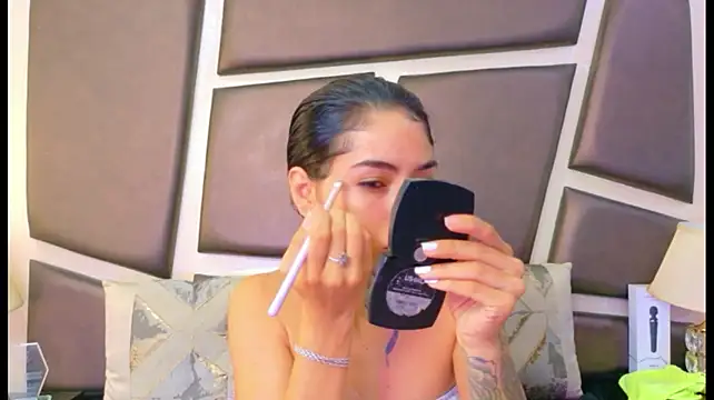 NicoleEsposito live cam on StripChat