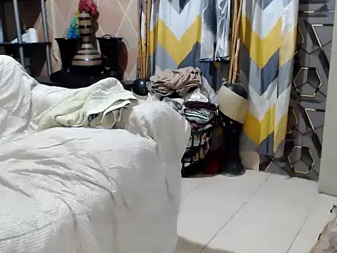 Trish_CurveCock live cam on StripChat
