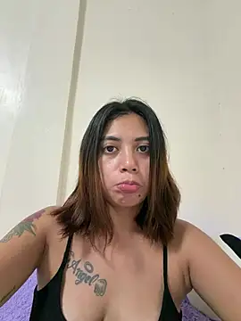 yourfcker_victoria live cam on StripChat