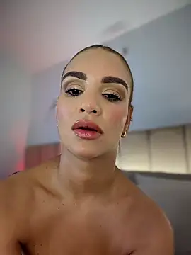 Webcam Model(Lia_Brooks) is live
