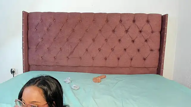 lau_hotfox webcam