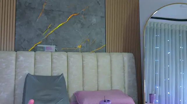 mia_scot webcam