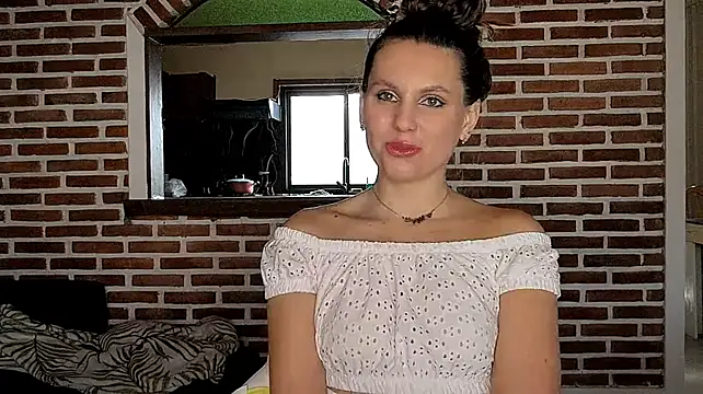 JacklynSwisshelm live cam on StripChat