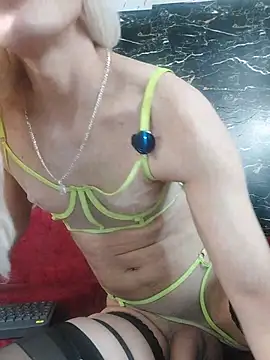 crislingery_dolli webcam