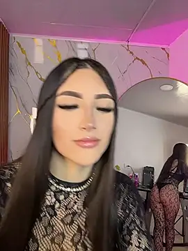 babyy_nicols_m live cam on StripChat