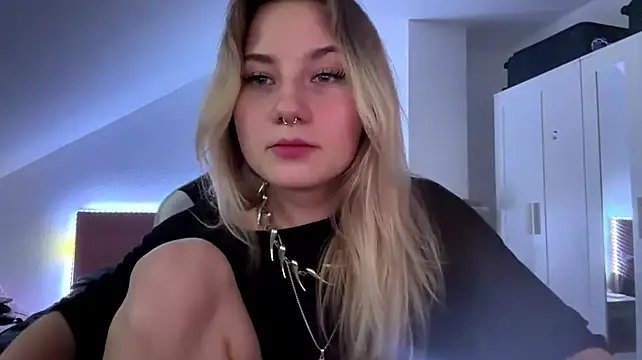 tutsicutie live cam on StripChat