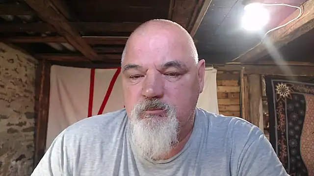 Newfiesausage1972 webcam