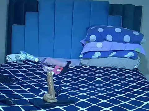 melanin_moon webcam