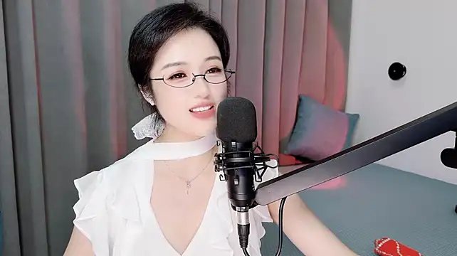 Momo-Wow webcam