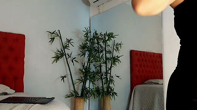 Rebeca_tunez live cam on StripChat
