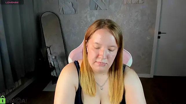 Sophia_Millery live cam on StripChat