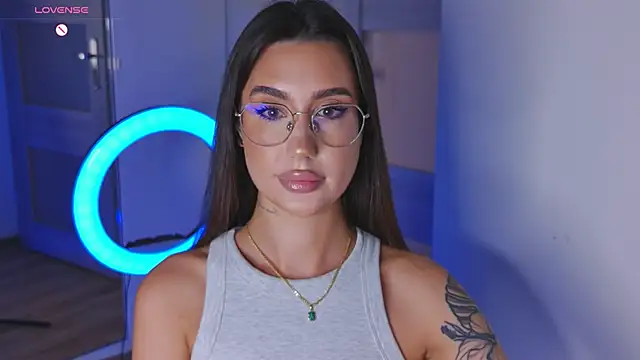 Velina83 webcam