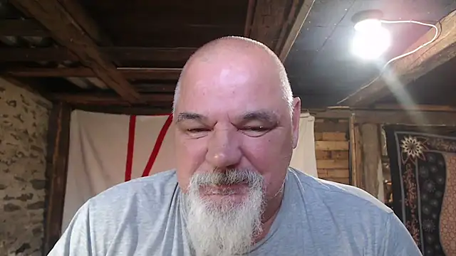 Newfiesausage1972 webcam