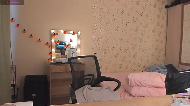 Alice_next_door webcam