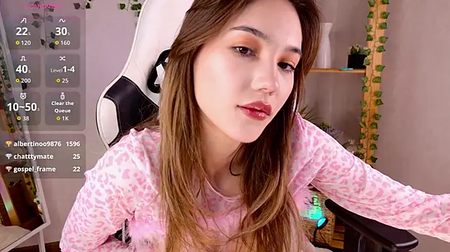 LilCatalia webcam