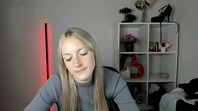evelynblond (F young) - for fkowers :)