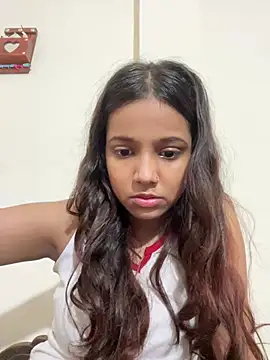 maggie_748 (F teen) - Talk some one in live