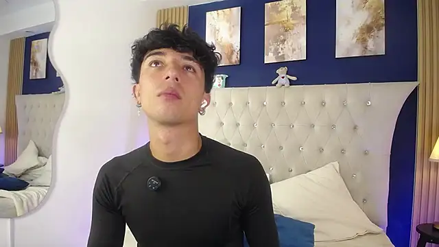 aiden_rivers_ (M young) - TAKE OFF TOP