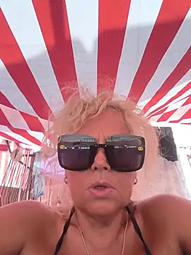 lakylady (Ask my age) - SQUIRT