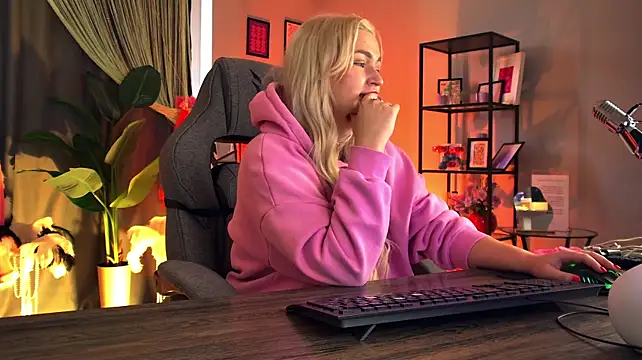AmelieRowan webcam