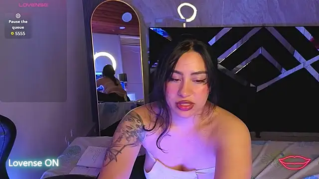 amara_sweet_a (F young) - CLIPS ON NIPPLES FOR MORE THAN 5 MIN 🎀