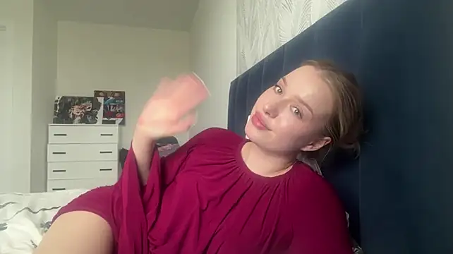 elisahaps (F young) - take off bra and cover with hands