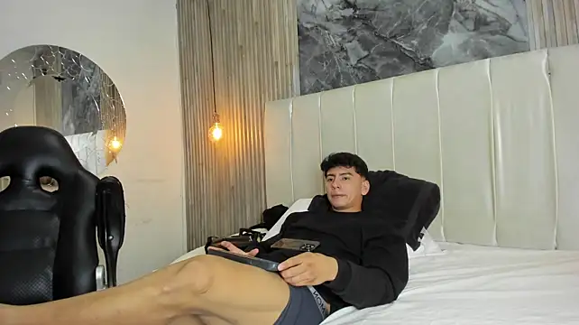 dark_ay live cam on StripChat