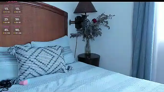 Christine_35 webcam
