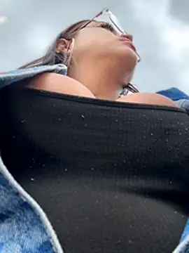 Mia_Risky-1 webcam