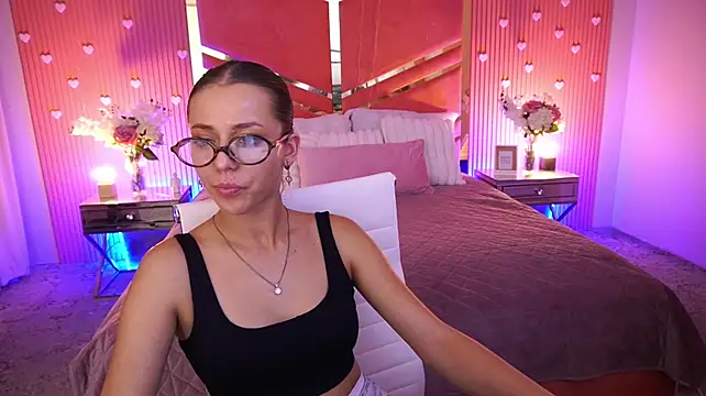 DoveLovee webcam