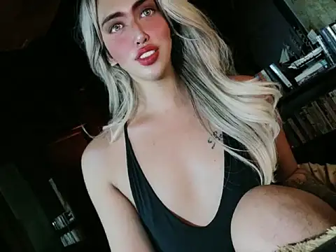 prettybushy live cam on StripChat