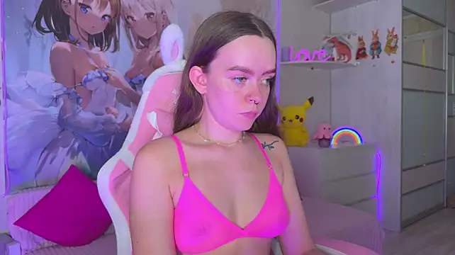 CheekySashaCharm webcam