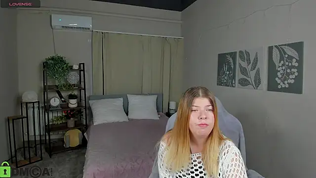 Stefania-sweet live cam on StripChat