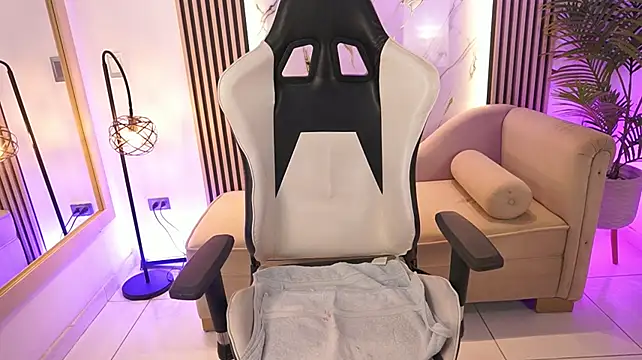 KataJenner webcam