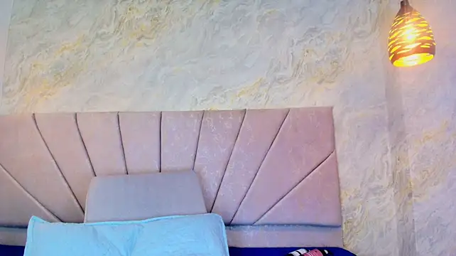Mia_candy_0 🔂 chat