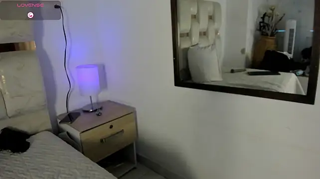 Booty_aisha live cam on StripChat