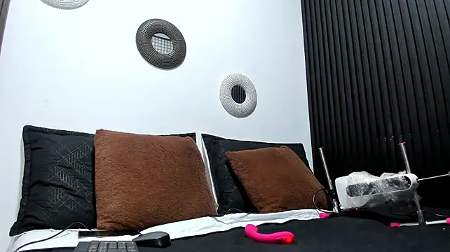 Slutty_Vicky live cam on StripChat