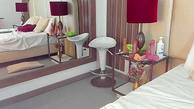 naomi_sinner webcam