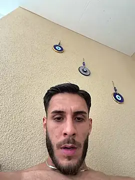 suissegigolo1 live cam on StripChat