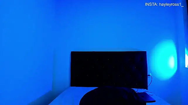 HayleyRoss_ webcam