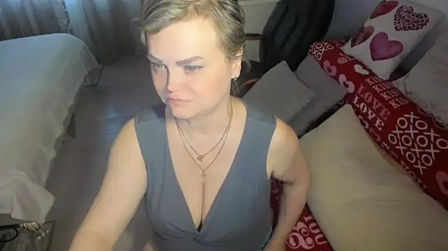 MildMature live cam on StripChat
