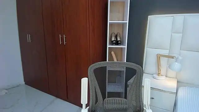 yeral2017 live cam on StripChat