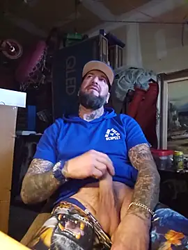 beardedtattood (Ask my age) - 😈Make this dick rock solid and horny 😈