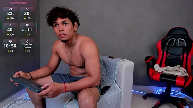 LiamVibes212 live cam on StripChat