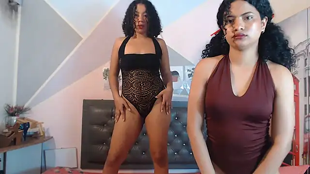 Adut_Akech webcam