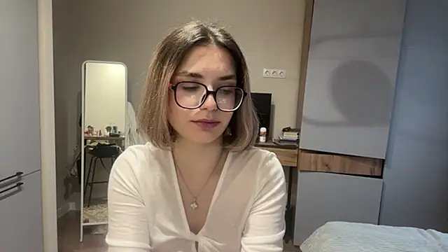 AnnaVelvetFire live cam on StripChat