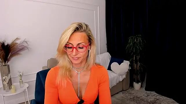 MuseOfStage live cam on StripChat