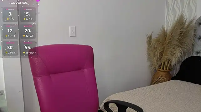 katt_eyes__ live cam on StripChat