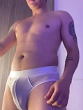 Goldenknight33 live sex cam